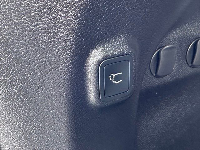 Used 2022 Jeep Cherokee Trailhawk w/ Comfort/Convenience Group image 34