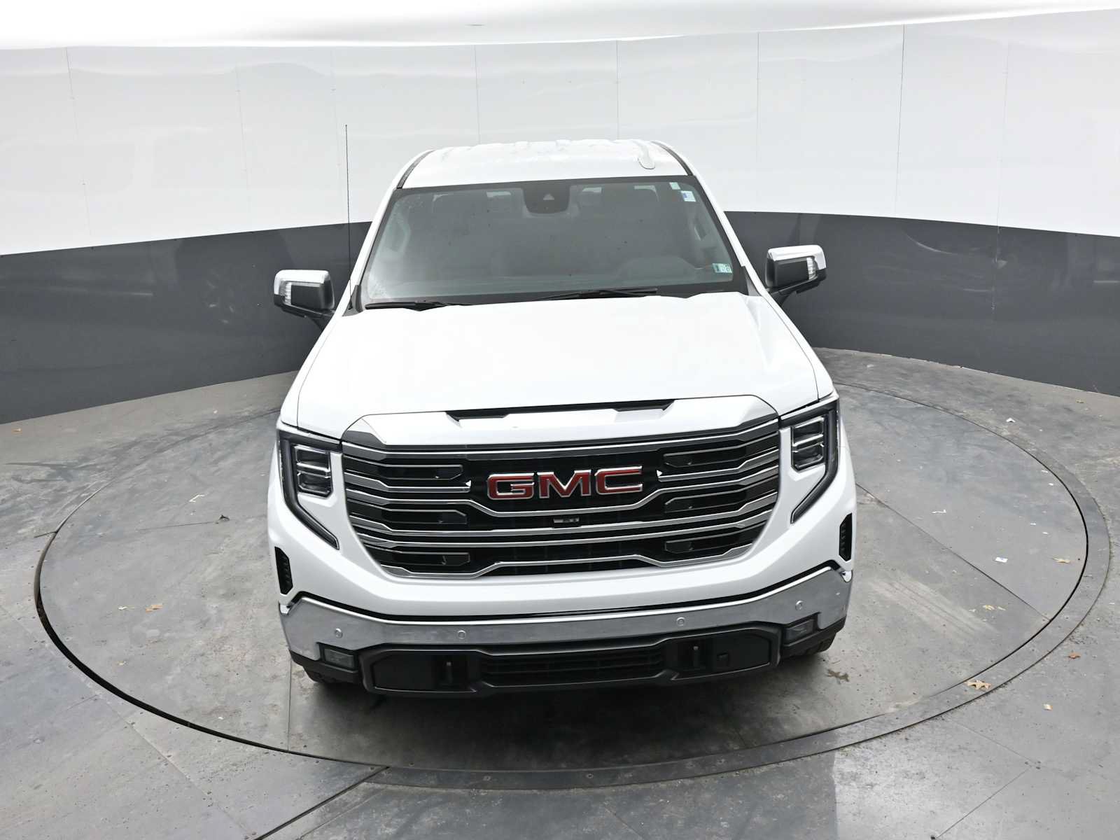 Used 2024 GMC Sierra 1500 SLT w/ SLT Premium Plus Package AWD/4WD image 32