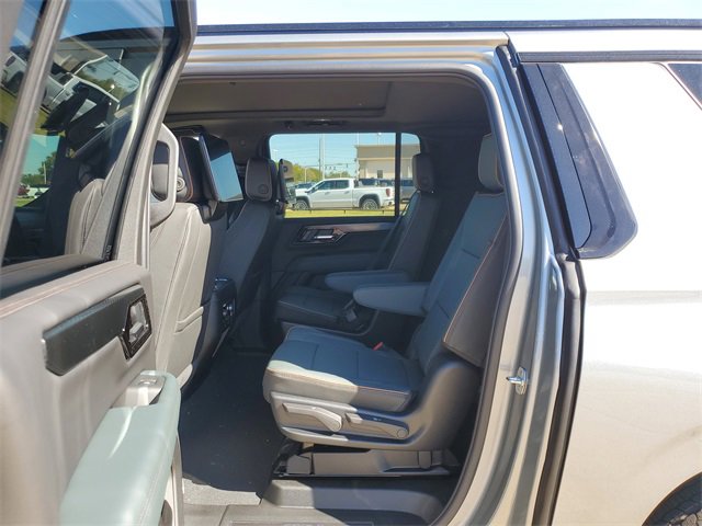New 2026 GMC Yukon XL AT4 image 9