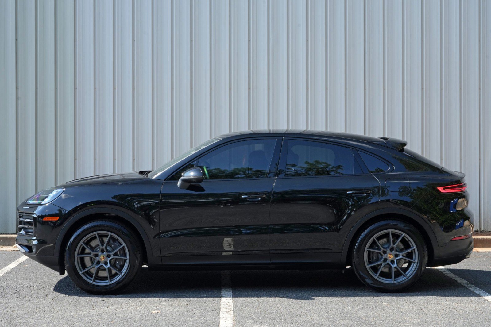 Used 2024 Porsche Cayenne Coupe AWD/4WD image 54