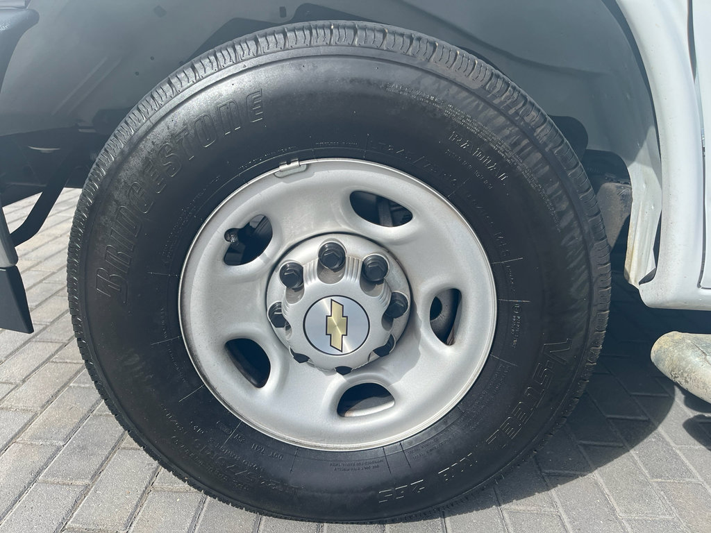 Used 2023 Chevrolet Express 2500 w/ Driver Convenience Package image 12