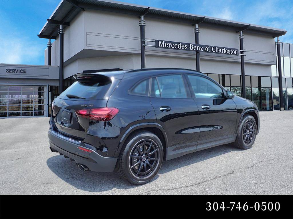 New 2025 Mercedes-Benz GLA 35 AMG 4MATIC image 3