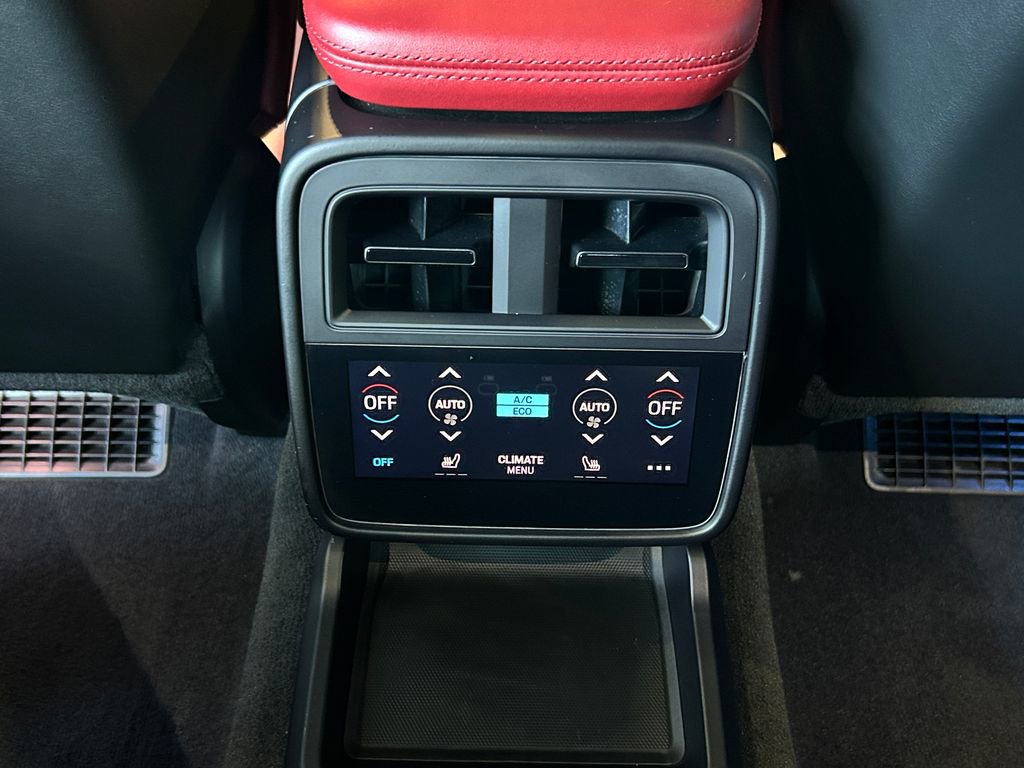 Used 2020 Porsche Taycan 4S image 31