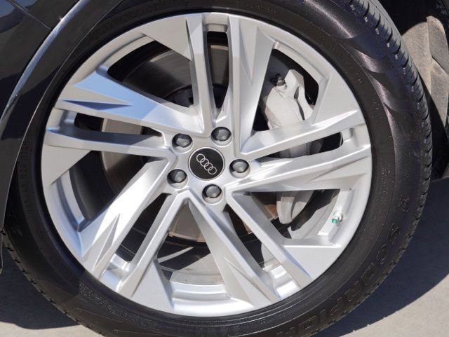 Used 2023 Audi Q7 3.0T Prestige w/ Prestige Package image 13