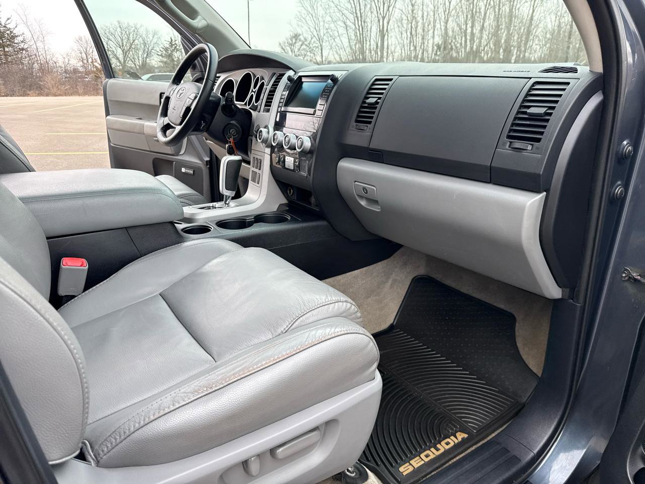 Used 2008 Toyota Sequoia Limited image 27