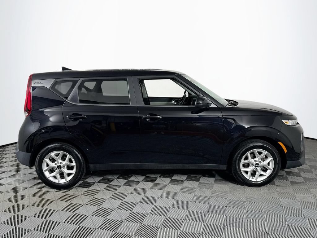 Used 2022 Kia Soul S FWD image 8