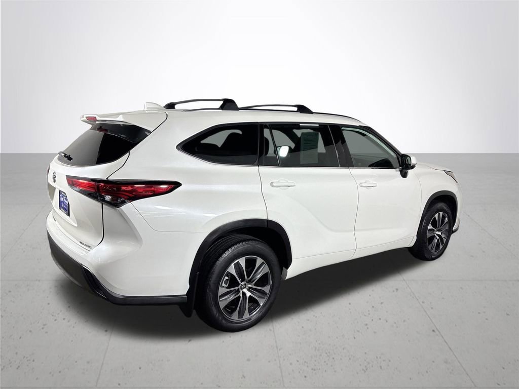Used 2020 Toyota Highlander XLE image 6
