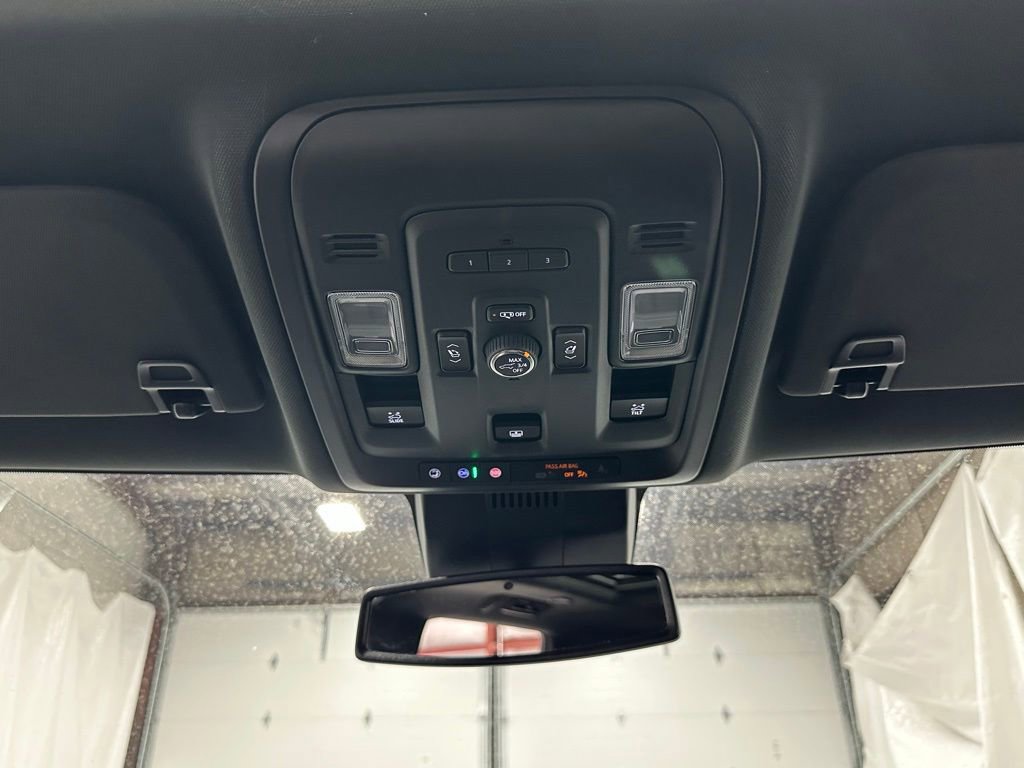 Used 2024 GMC Yukon AT4 w/ AT4 Premium Package image 37