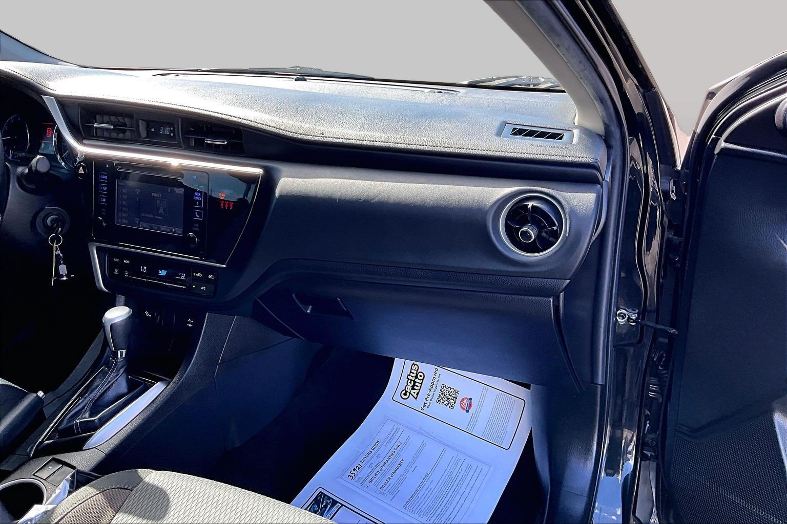 Used 2019 Toyota Corolla LE FWD image 16