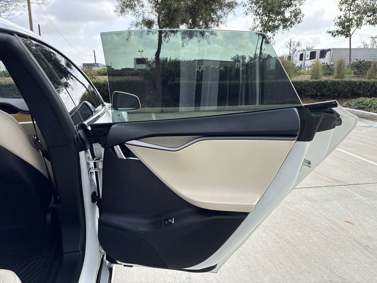 Used 2020 Tesla Model S Long Range Plus image 14