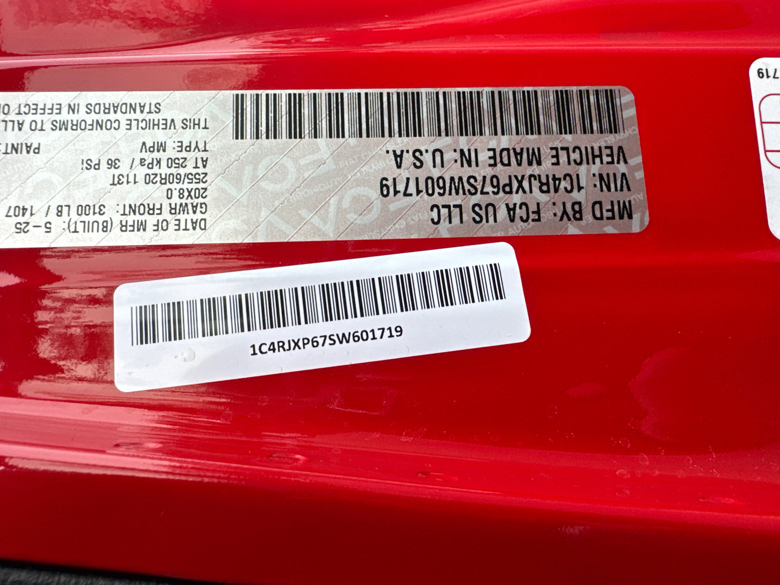 Used 2025 Jeep Wrangler Sahara image 34