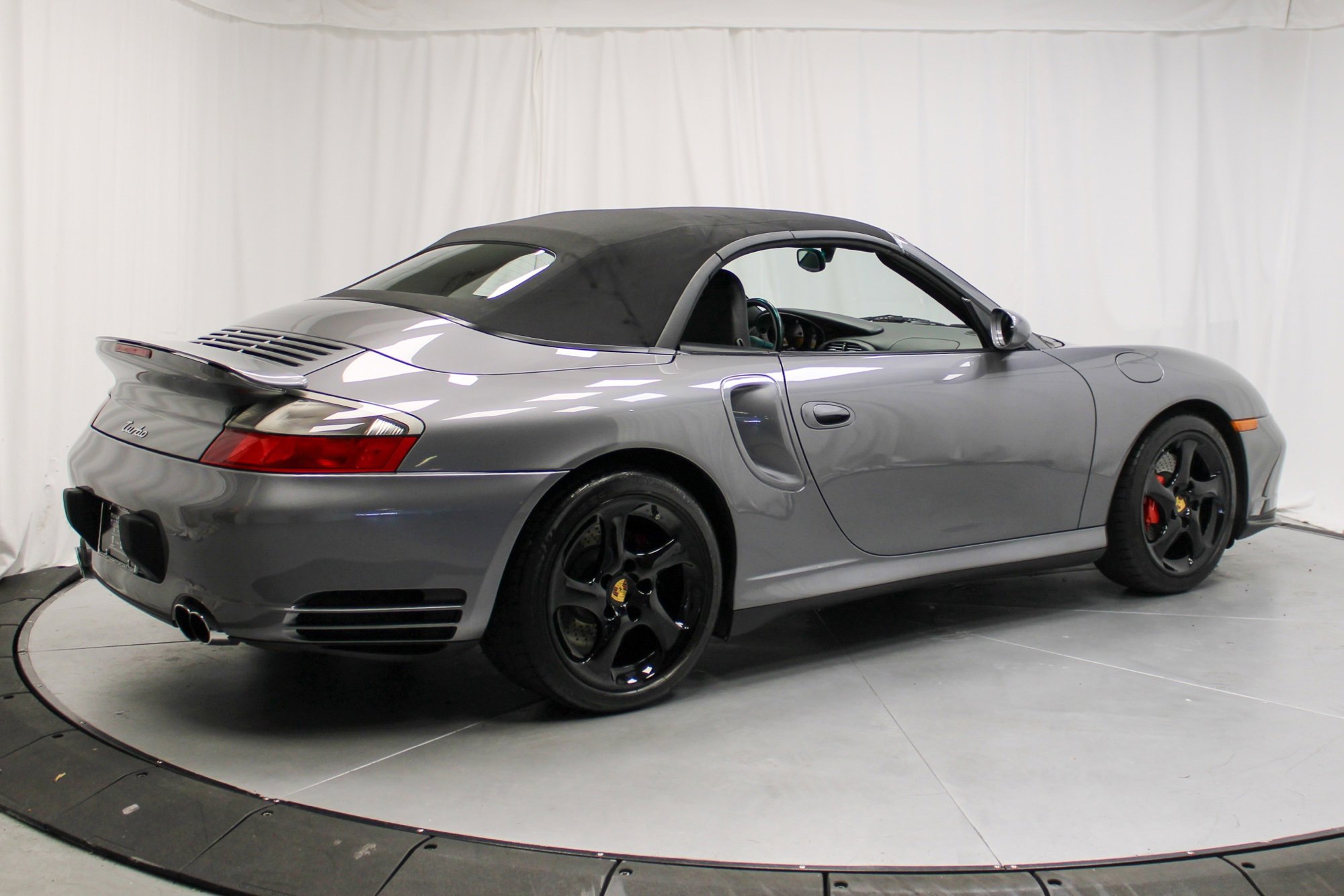 Used 2004 Porsche 911 Turbo image 9