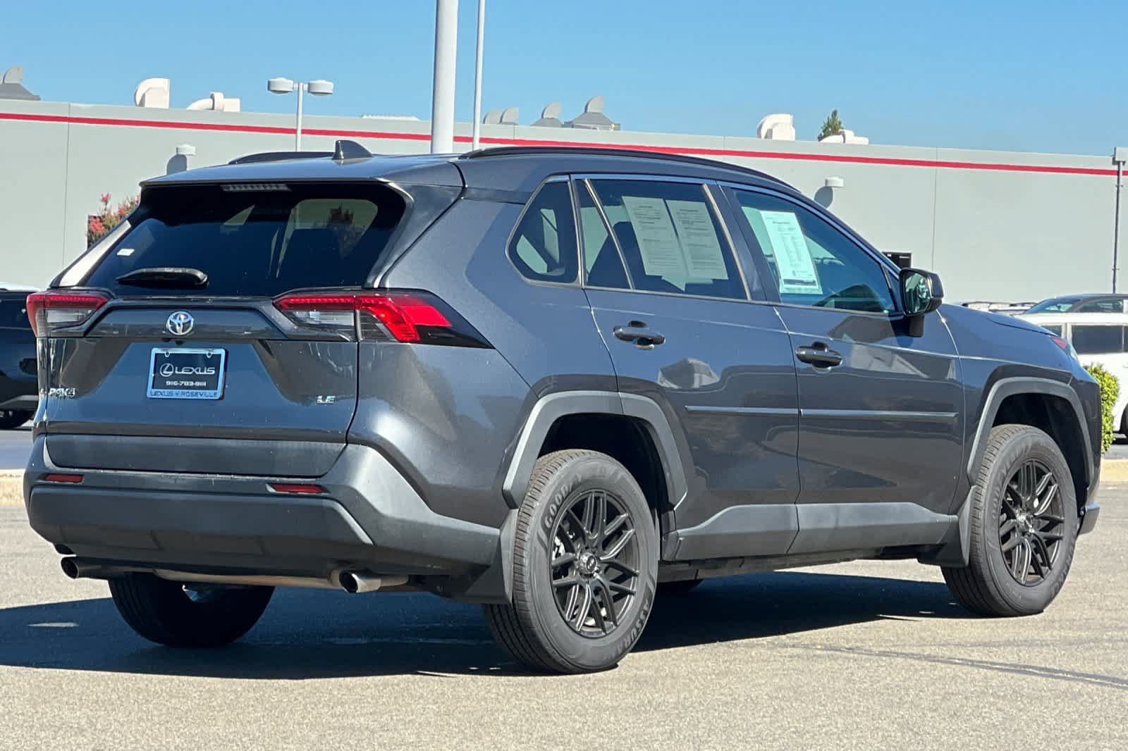 Used 2019 Toyota RAV4 LE FWD image 2