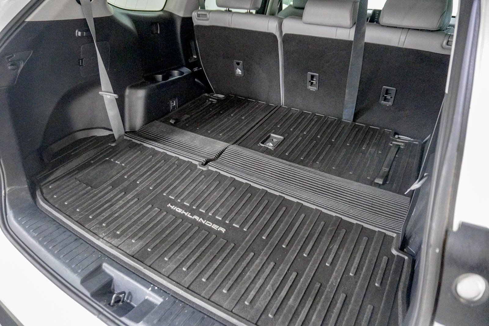 Used 2020 Toyota Highlander XLE image 10