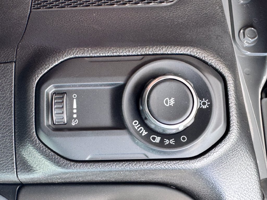Used 2023 Jeep Wrangler Unlimited Sport AWD/4WD image 29