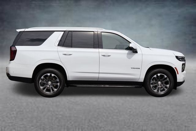 Used 2025 Chevrolet Tahoe LS AWD/4WD image 2