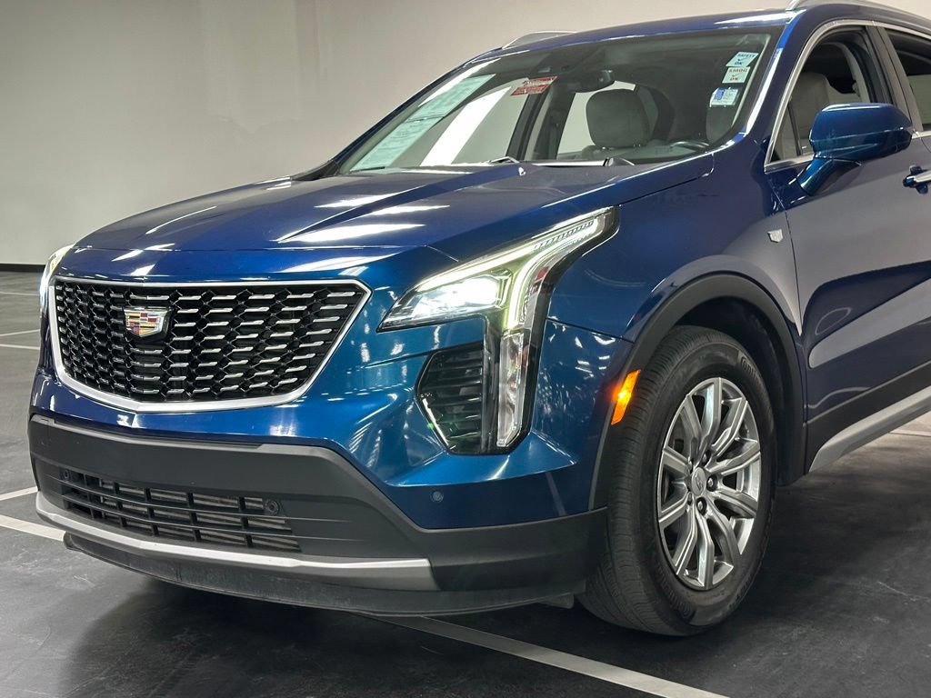 Used 2019 Cadillac XT4 Premium Luxury w/ Cold Weather Package FWD image 11