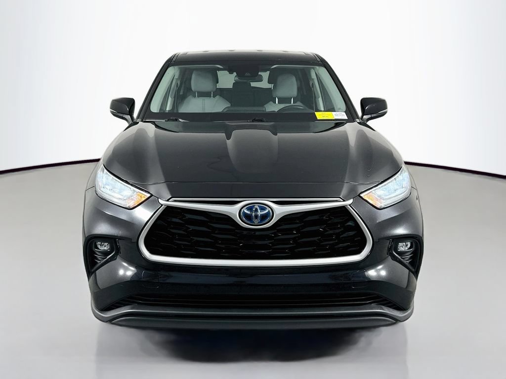 Used 2020 Toyota Highlander LE AWD/4WD video 2