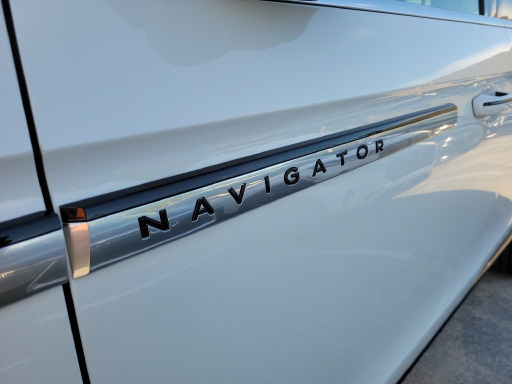New 2027 Lincoln Navigator L Reserve AWD/4WD image 6