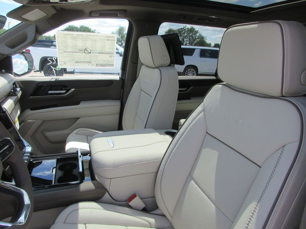 New 2026 GMC Yukon XL Denali w/ Denali Reserve Package AWD/4WD image 11
