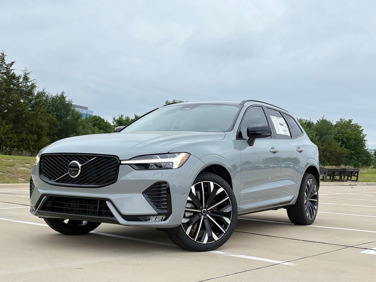 New 2026 Volvo XC60 B5 Ultra w/ Protection Package Premier AWD/4WD image 2