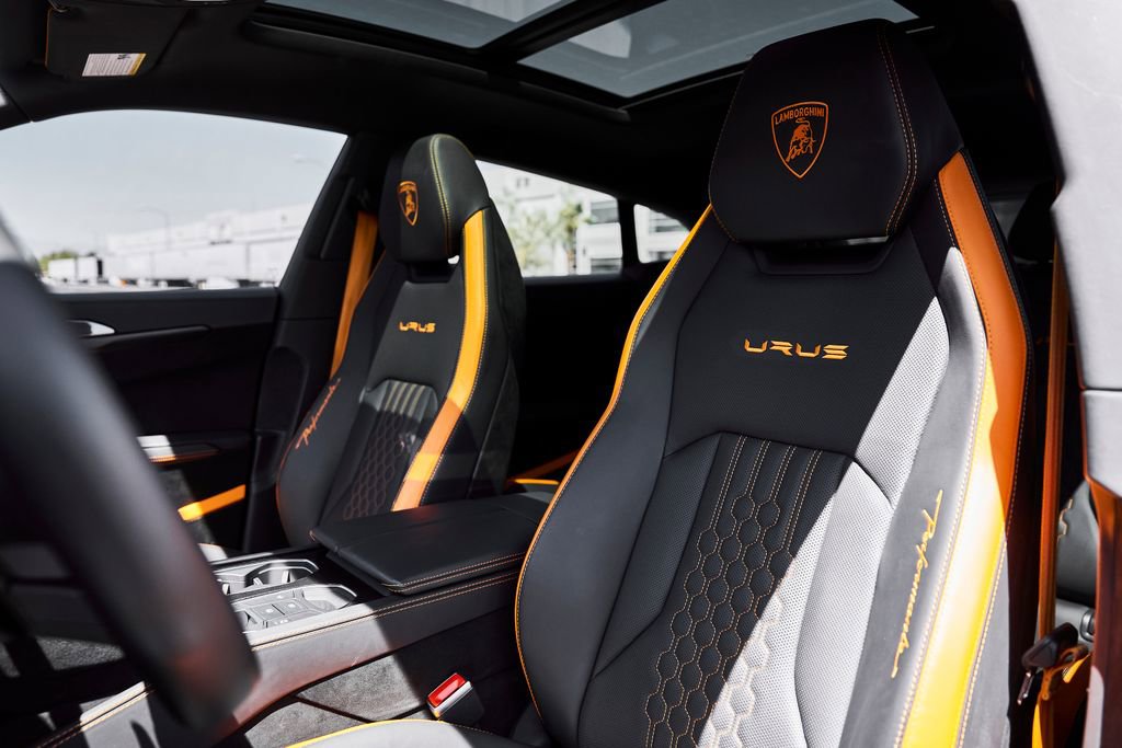 Used 2023 Lamborghini Urus Performante AWD/4WD image 55