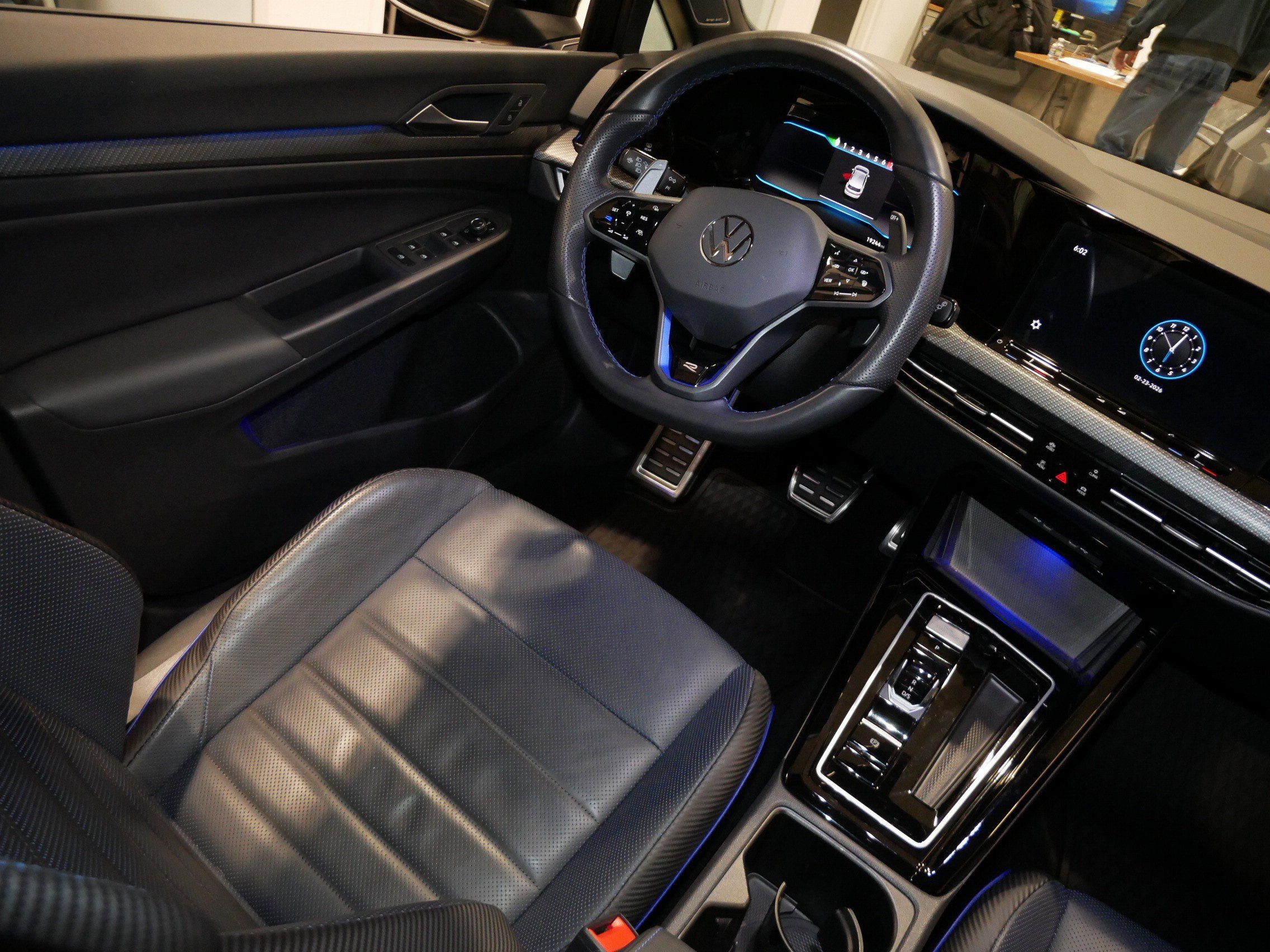 Used 2024 Volkswagen Golf R image 5