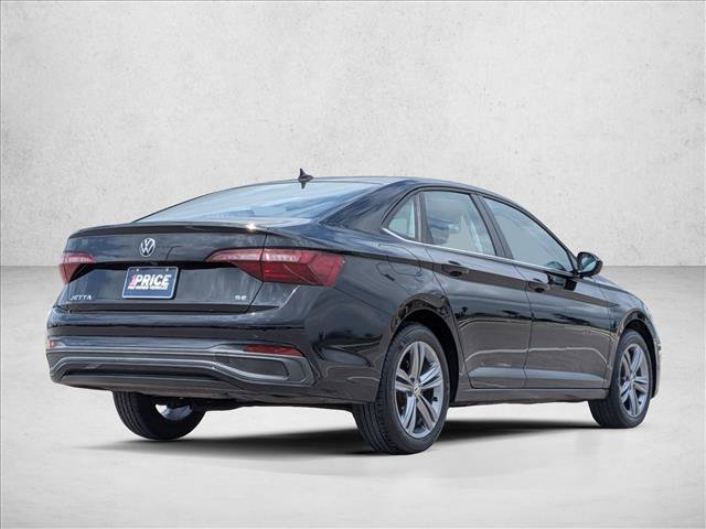 Used 2023 Volkswagen Jetta SE w/ Panoramic Sunroof Package image 5