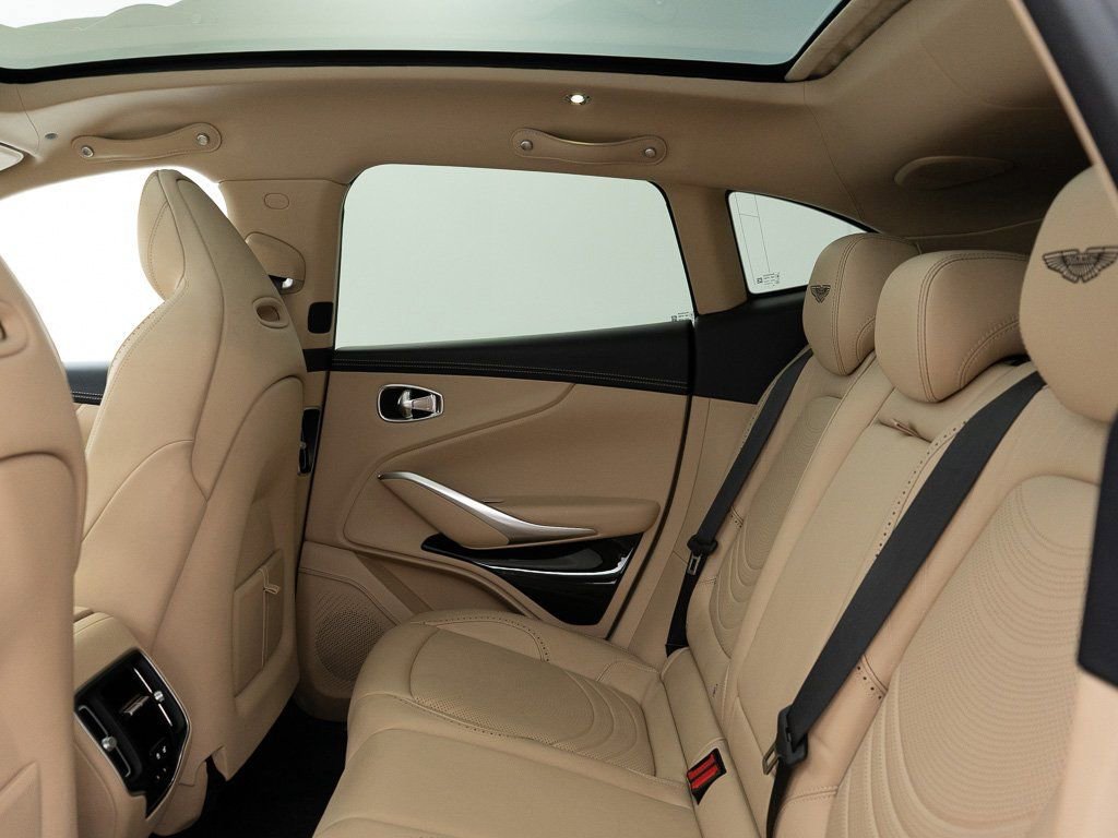 Used 2023 Aston Martin DBX 707 image 24