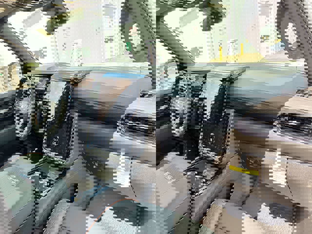 New 2026 GMC Yukon XL AT4 w/ AT4 Premium Plus Package image 30