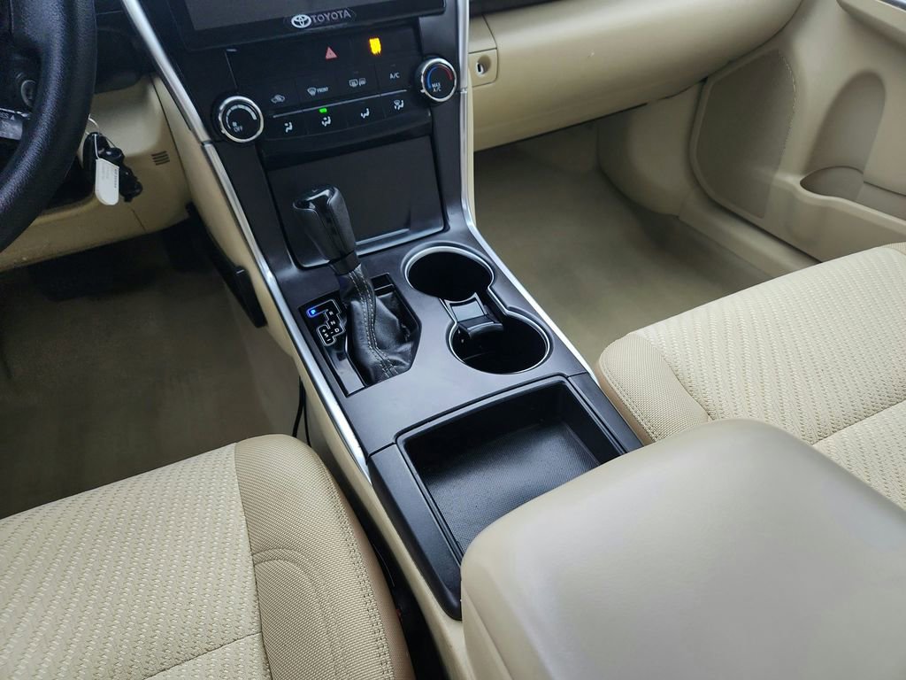 Used 2017 Toyota Camry LE image 16