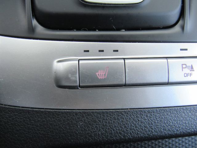 Used 2023 Kia Carnival LX image 15