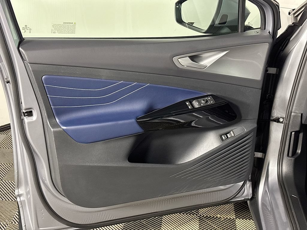Certified 2025 Volkswagen ID.4 Pro S AWD/4WD image 12