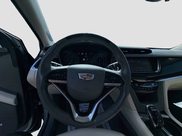 Certified 2025 Cadillac XT6 Premium Luxury w/ Technology Package AWD/4WD image 6