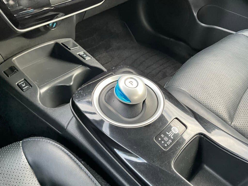 Used 2015 Nissan Leaf SL image 17