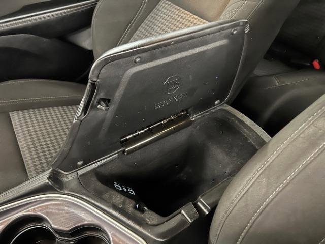 Used 2020 Dodge Challenger SXT RWD image 16