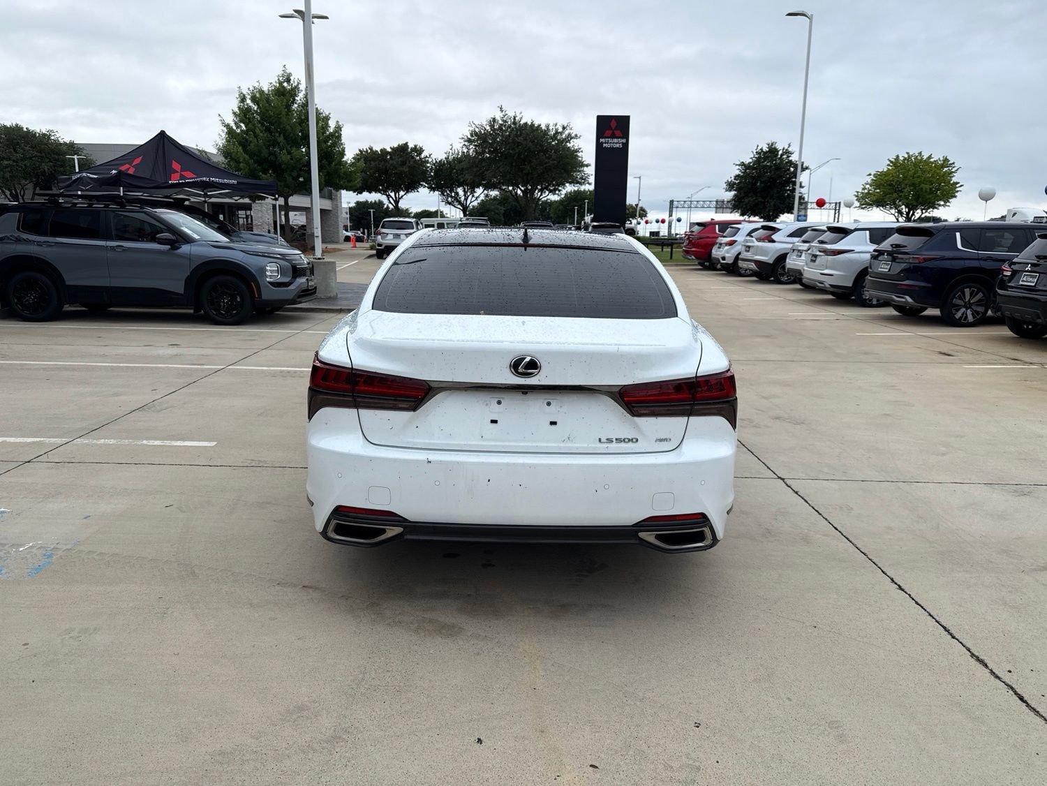 Used 2023 Lexus LS 500 F Sport w/ Accessory Package (Z1) AWD/4WD image 4