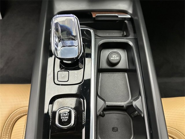 Certified 2023 Volvo XC60 B6 Ultimate w/ Climate Package image 20