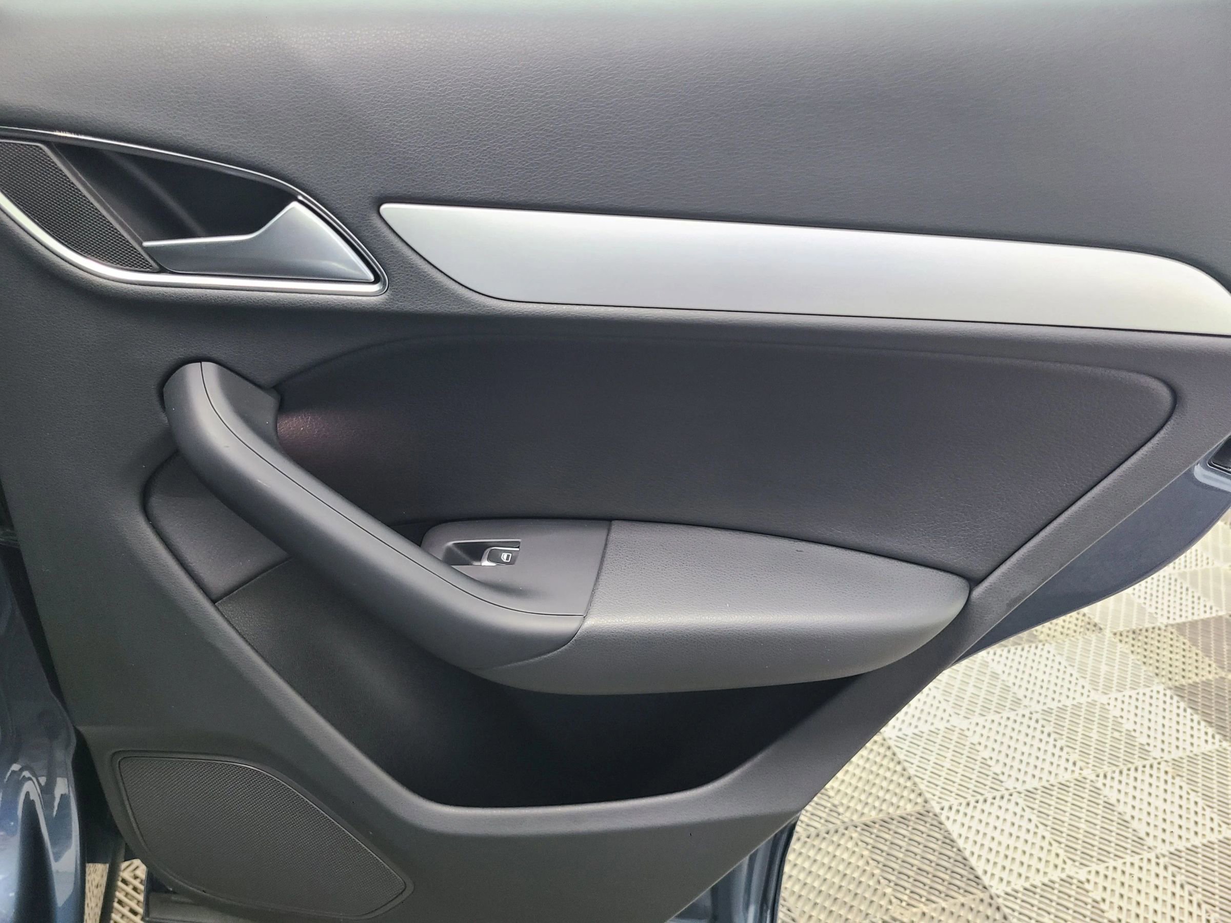 Used 2018 Audi Q3 2.0T Premium image 40