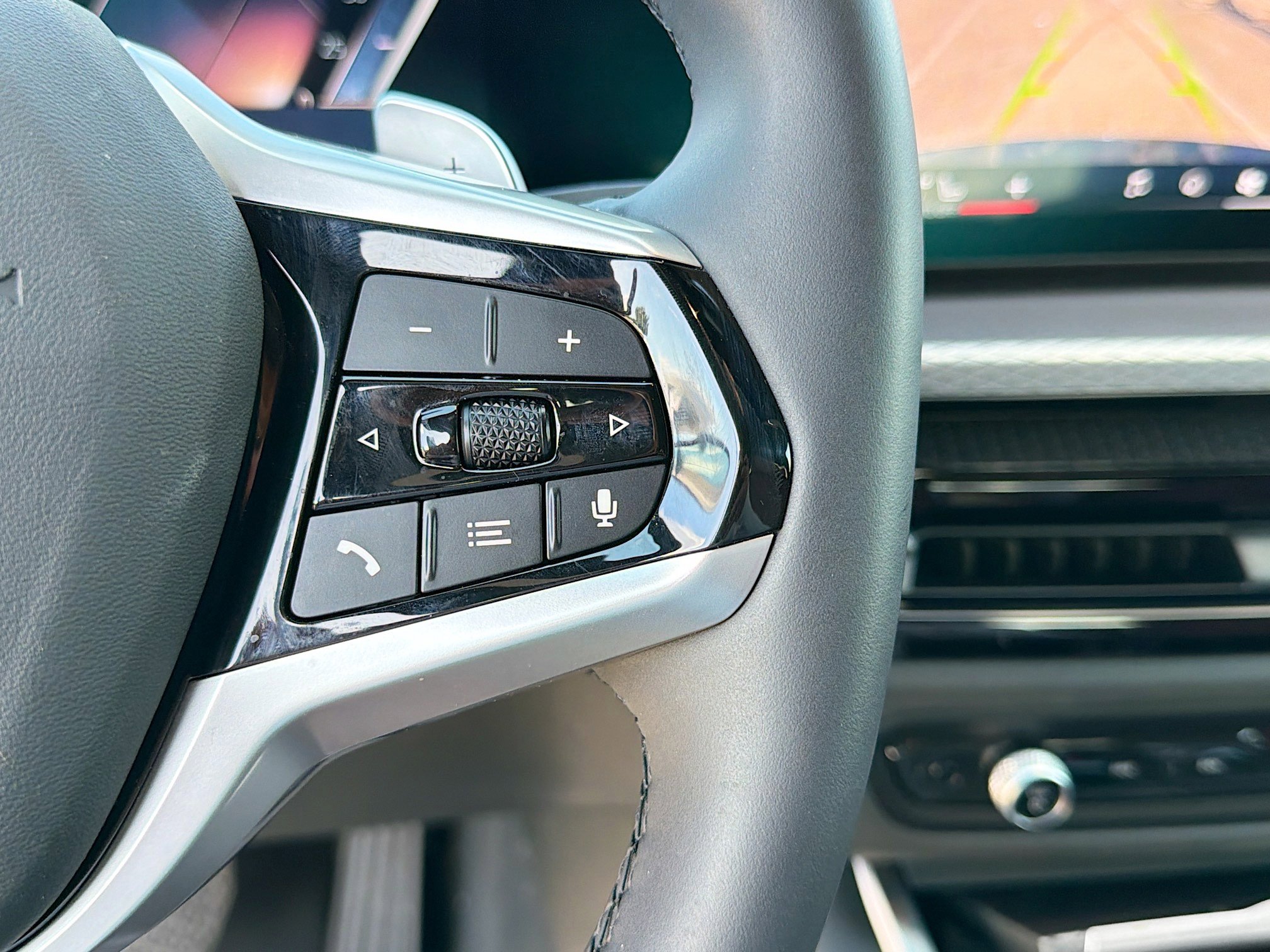 Used 2025 BMW 330i Sedan w/ Parking Assistance Package image 38