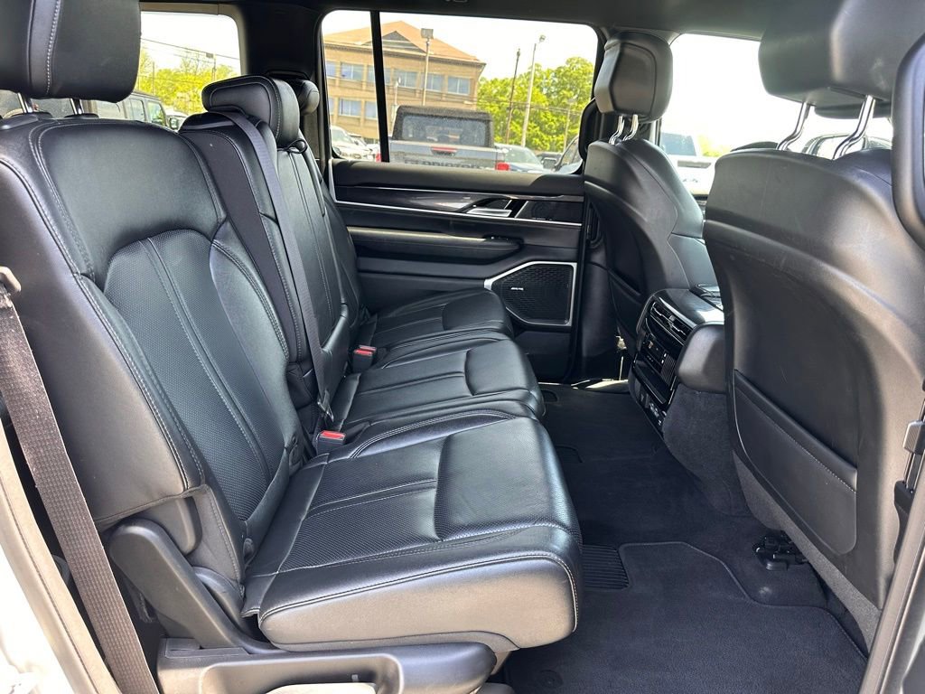 Used 2024 Jeep Wagoneer L 4WD image 23