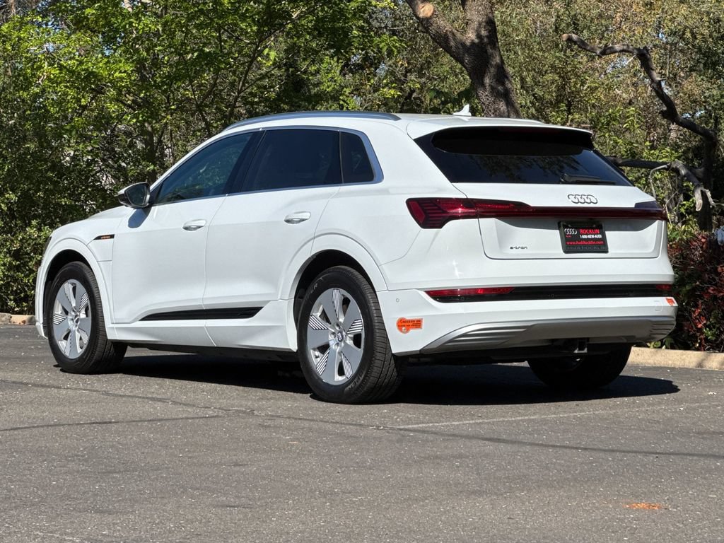 Used 2019 Audi e-tron Prestige w/ Prestige Package AWD/4WD image 7