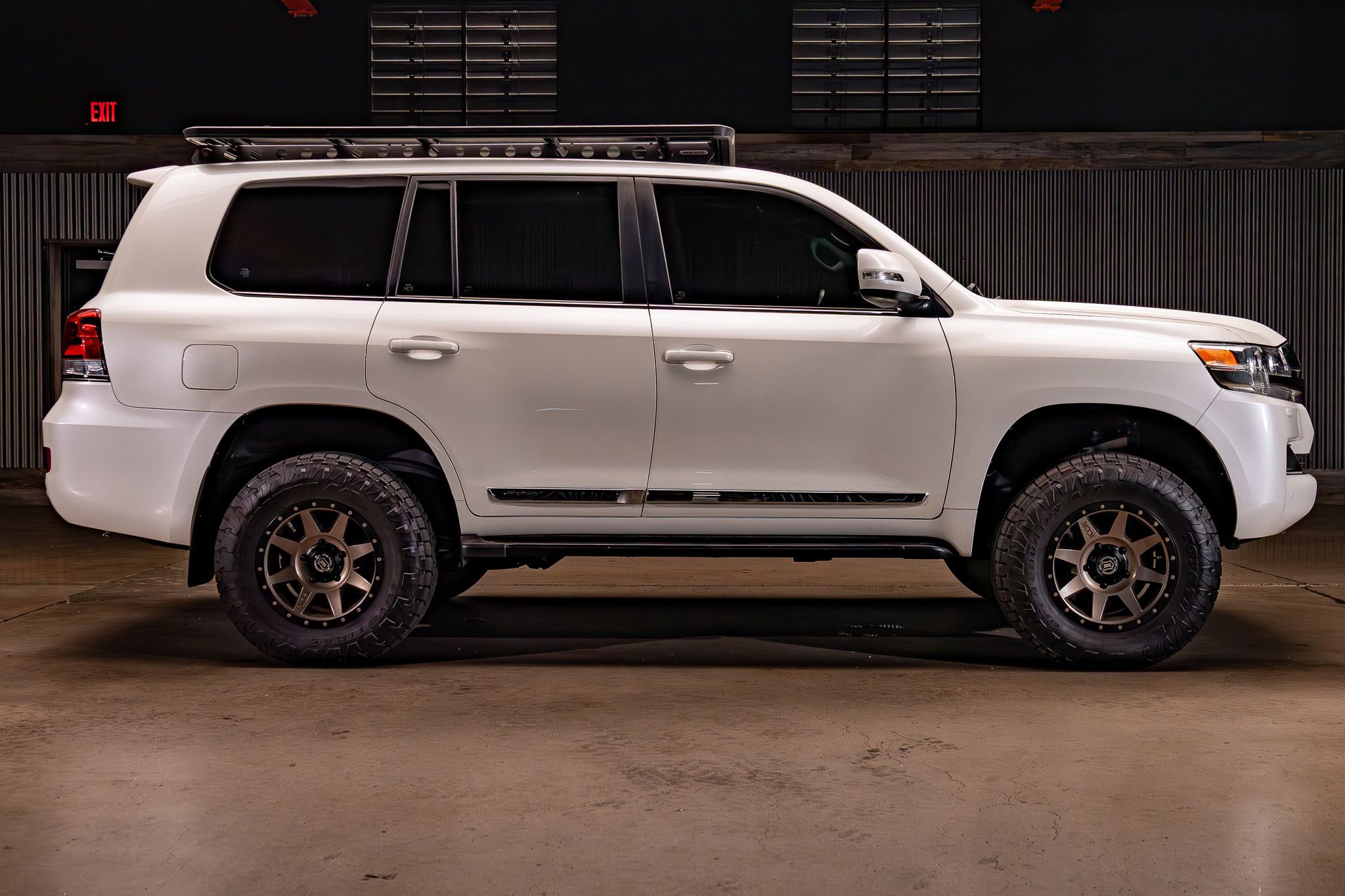 Used 2019 Toyota Land Cruiser AWD/4WD image 10