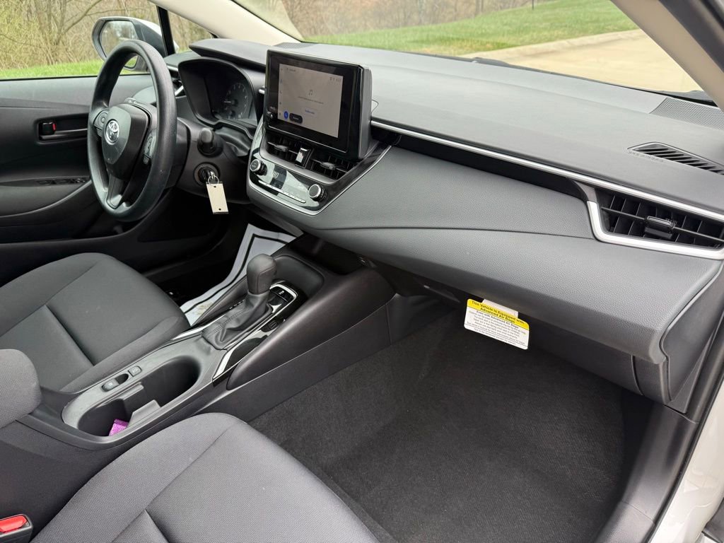 Used 2025 Toyota Corolla LE FWD image 23
