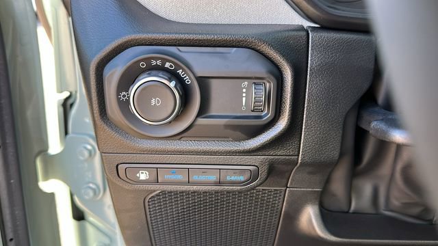 Used 2024 Jeep Wrangler Unlimited image 11