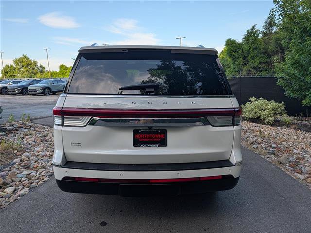 Used 2024 Lincoln Navigator Reserve AWD/4WD image 4