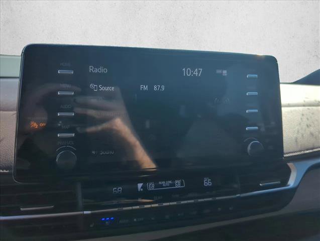 Used 2021 Toyota Sienna Platinum image 21