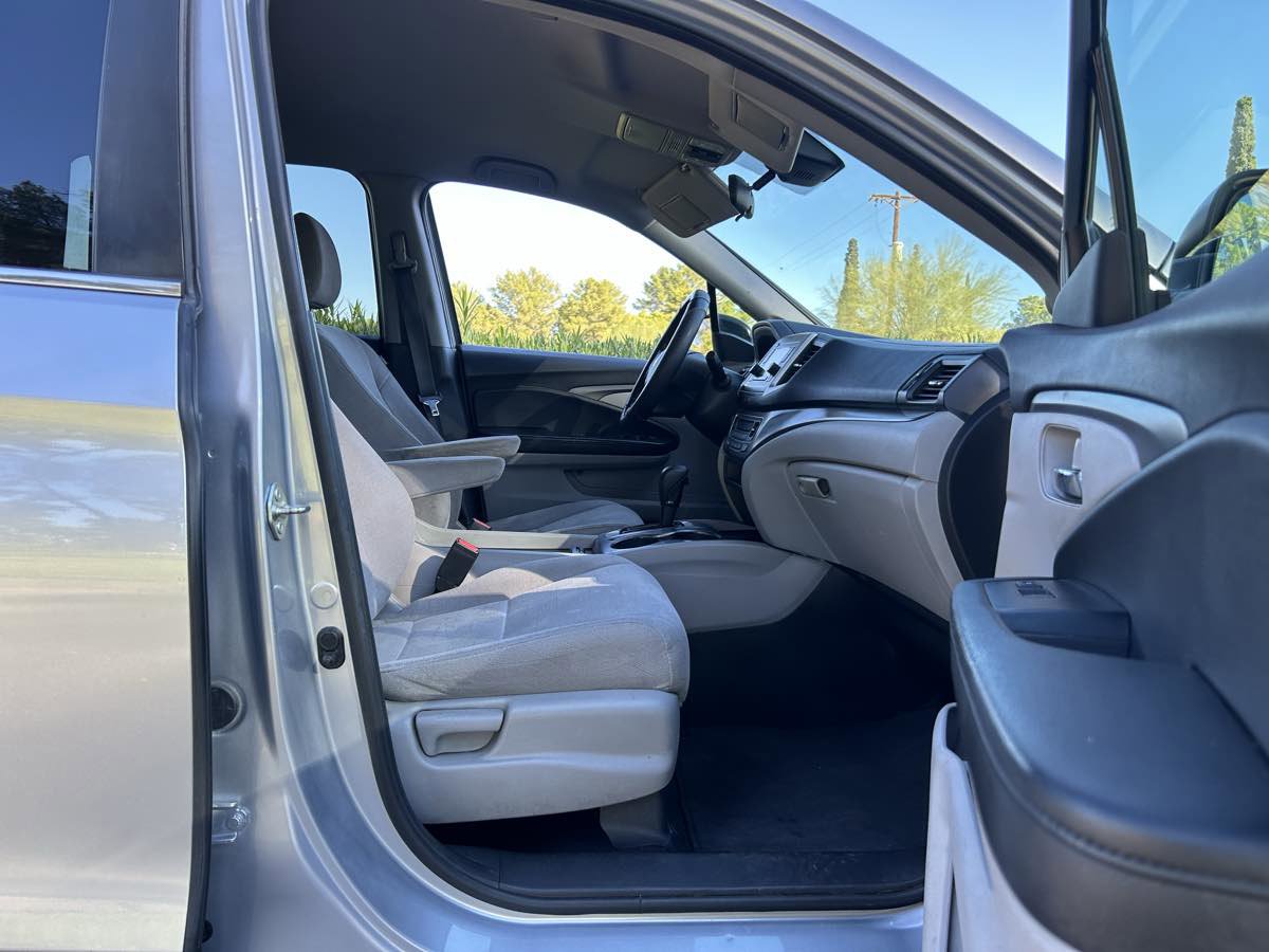 Used 2020 Honda Pilot LX image 25
