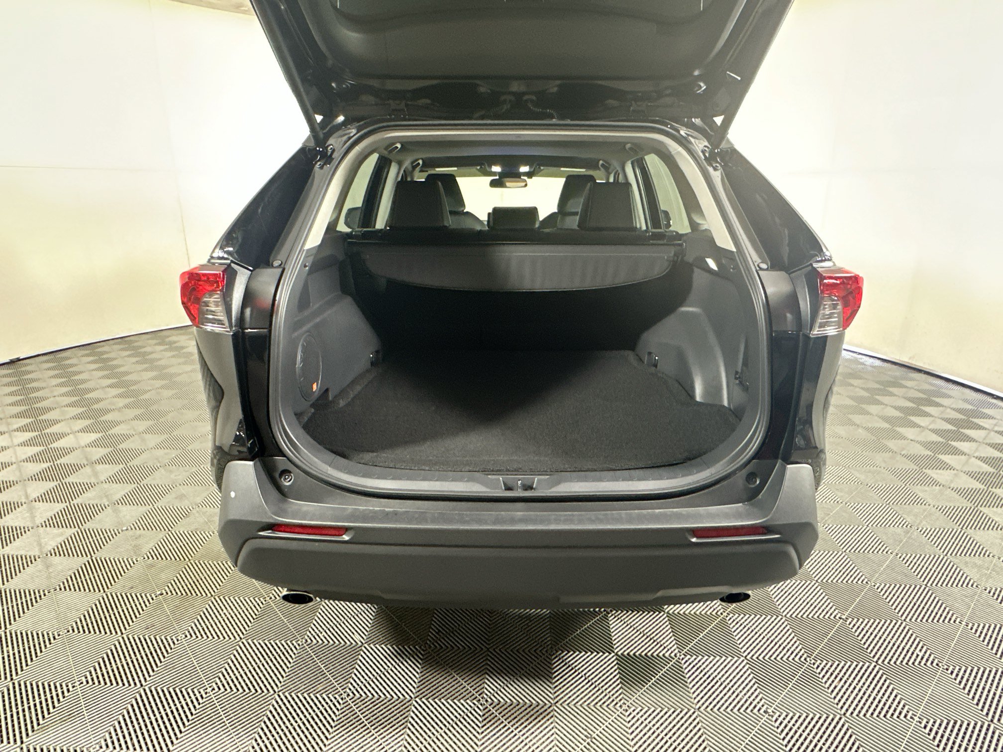 Certified 2025 Toyota RAV4 XLE Premium w/ Weather Package FWD image 31