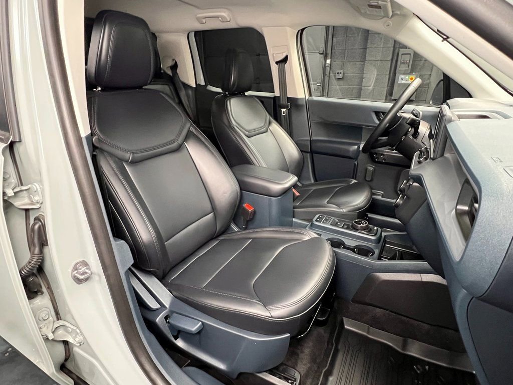 Used 2024 Ford Maverick Lariat w/ Black Appearance Package image 4